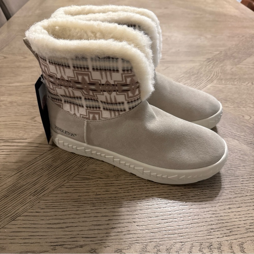 Pendleton Women's Cabin Fold Down Slippers - Round Toe - 10